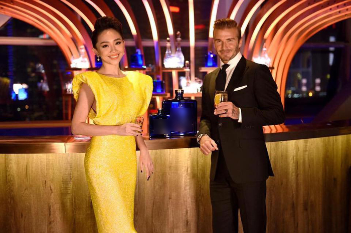 Những lần David Beckham gây bão khi sánh vai bên các mỹ nhân Việt