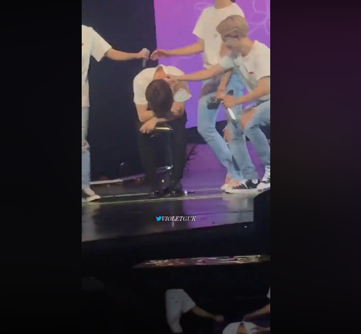 Những lần idol Kpop bật khóc ngay trên sân khấu vì gặp vấn đề sức khỏe