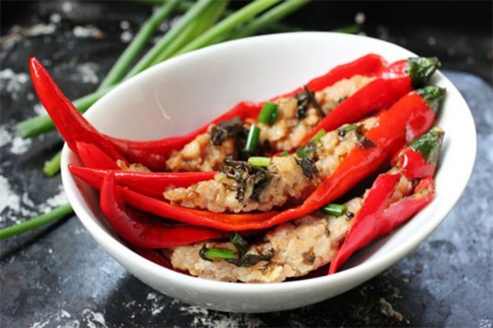 Những loại thực phẩm nên kết thân và cần tránh xa trong ngày đèn đỏ