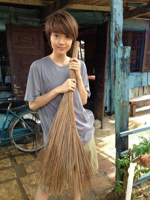 Những sao nữ Việt ngoài đời xinh đẹp, cứ lên phim là bị dìm thê thảm