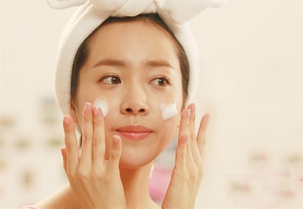 Những thói quen nên làm buổi sáng để da mặt lúc nào cũng căng mịn