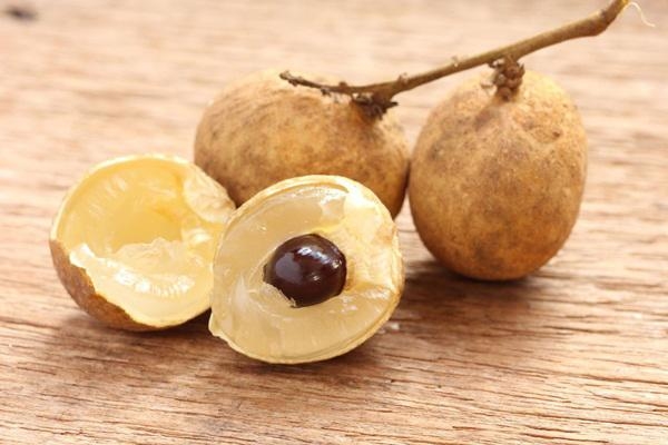 Những thực phẩm mẹ nên tránh khi mang thai tháng đầu tiên