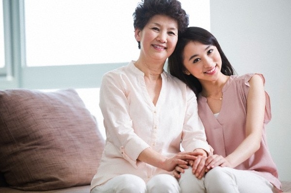 Những tuyệt chiêu lấy lòng mẹ chồng mà cô nàng nào cũng phải biết