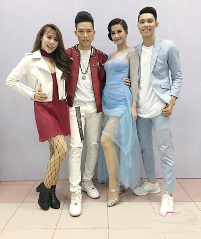 Quan tat – Thu pham hay cong than trong viec lam dep cua sao Viet