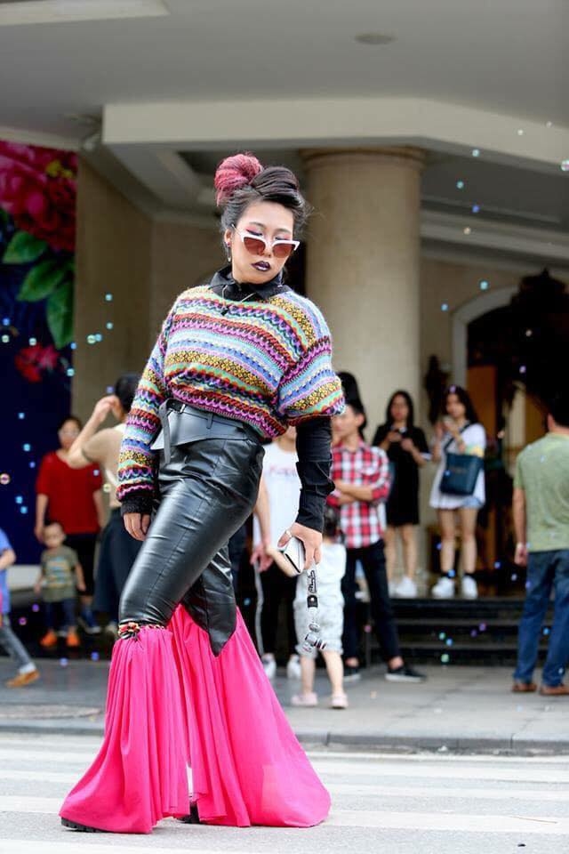 Street style kì dị của giới trẻ Việt tại Tuần lễ Thời trang Quốc tế