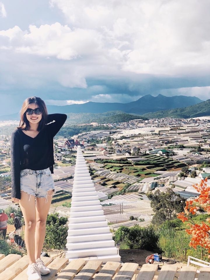 Su that dang sau nhung buc hinh song ao “nac thang len thien duong” cuc chat