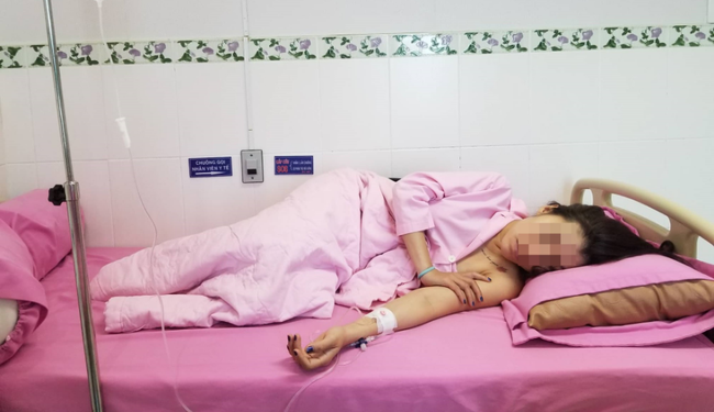 Thánh nữ Bolero Dance bất ngờ nổ túi ngực 2.000 USD trên máy bay