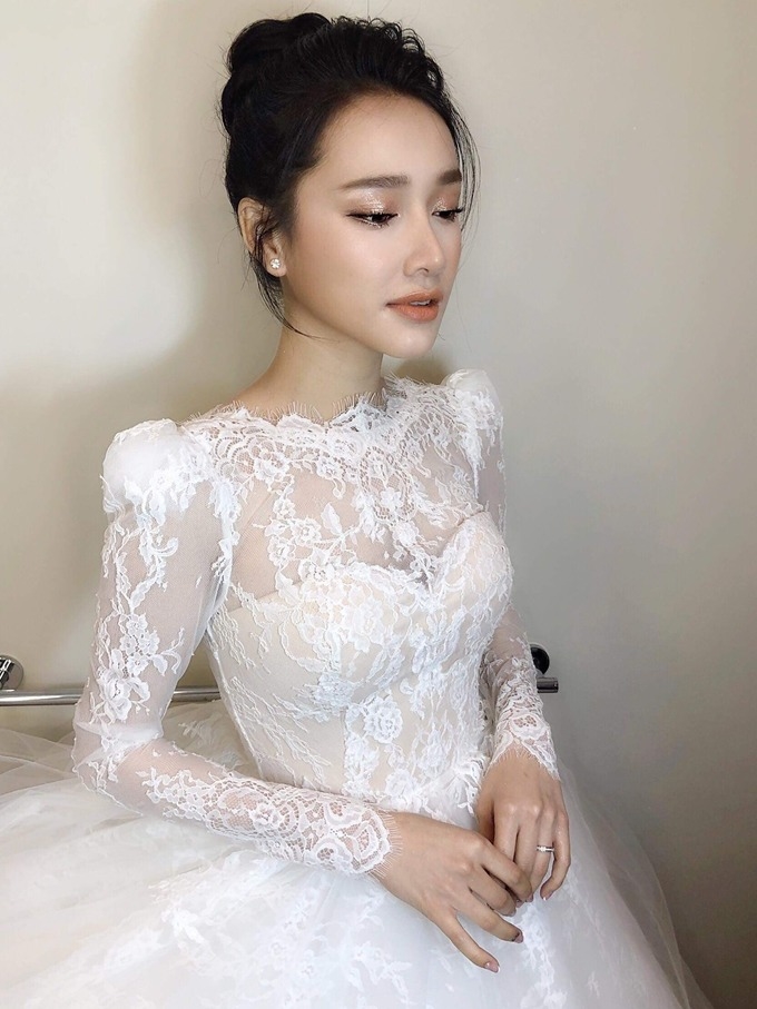 Theo năm tháng phong cách trang điểm ngày cưới của sao Việt đã thay đổ