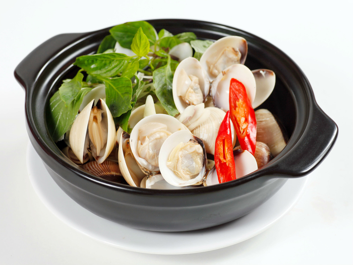 Thực hiện thao tác đơn giản này đất cát trong nghêu sò sẽ sạch bách
