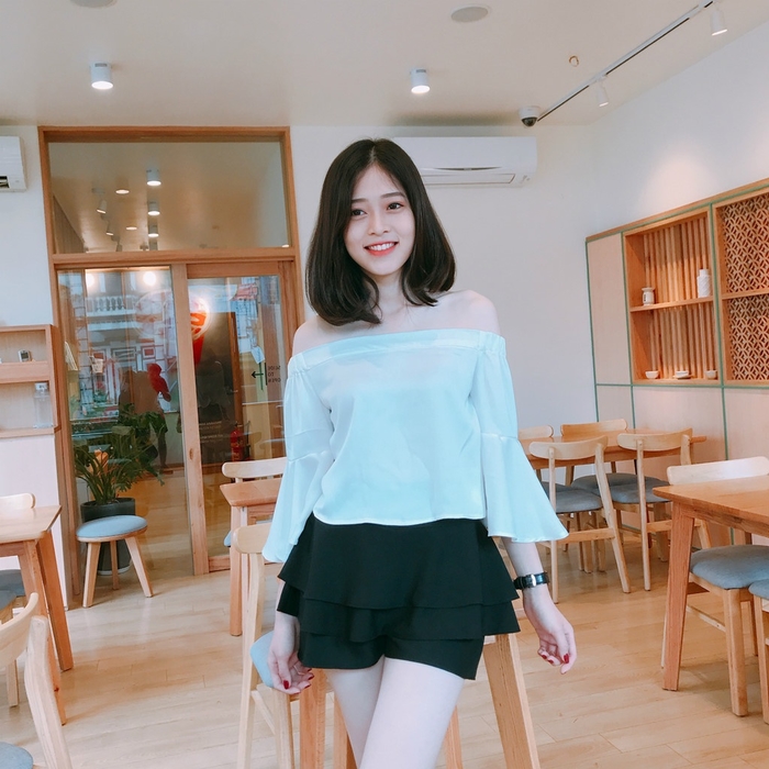 Tiểu Vy và loạt sao Việt để mặt mộc đôi khi còn đẹp hơn trang điểm ?