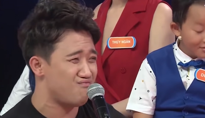 Trấn Thành khóc lóc khi nghe bé gái nói Hari Won là vợ Trường Giang