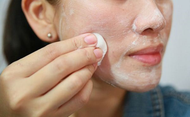 Trộn chanh với kem đánh răng - mẹo làm đẹp toàn diện cho bạn gái