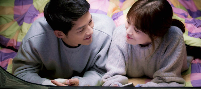 Tròn một năm ngày cưới, Song Joong Ki và Song Hye Kyo đang làm gì?
