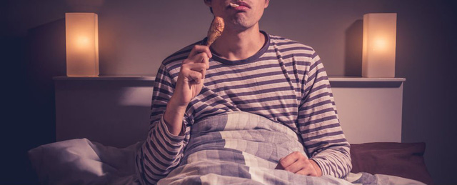 Trước khi đi ngủ mà thực hiện 4 thói quen này thì dễ có ngày gặp họa