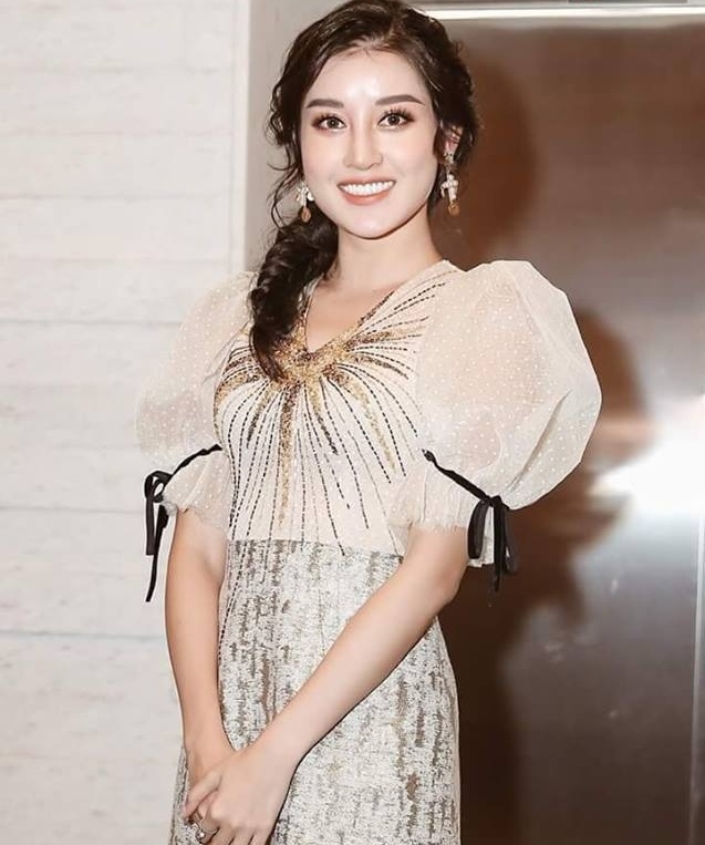 Viet Huong va loat sao Viet “bien hinh” vi make up: Nguoi tre ra chuc tuoi, nguoi lai nhat ma