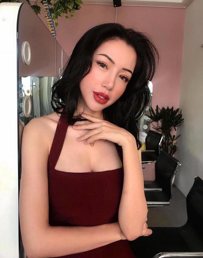 Viet Huong va loat sao Viet “bien hinh” vi make up: Nguoi tre ra chuc tuoi, nguoi lai nhat ma