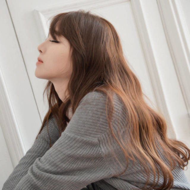 Vô tình đọc tin nhắn tôi biết bí mật động trời của người yêu