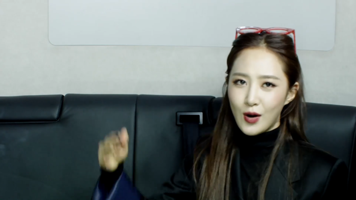 Yuri tự sáng tác bài hát về các thành viên SNSD vì quá cô đơn