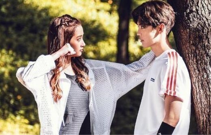 Quan Hiểu Đồng sẽ vào vai nữ chính trong Cô Nàng Cử Tạ Kim Bok Joo?