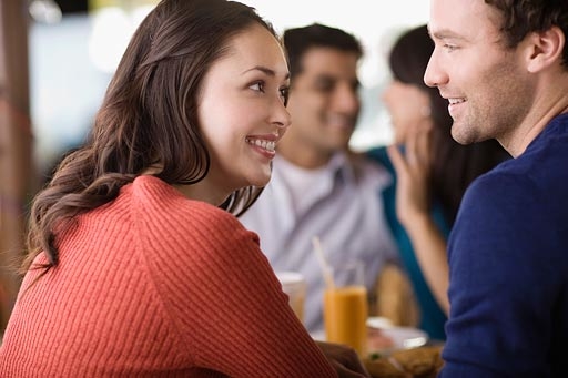 10 cách giúp bạn trở nên thu hút hơn trong mắt mọi người