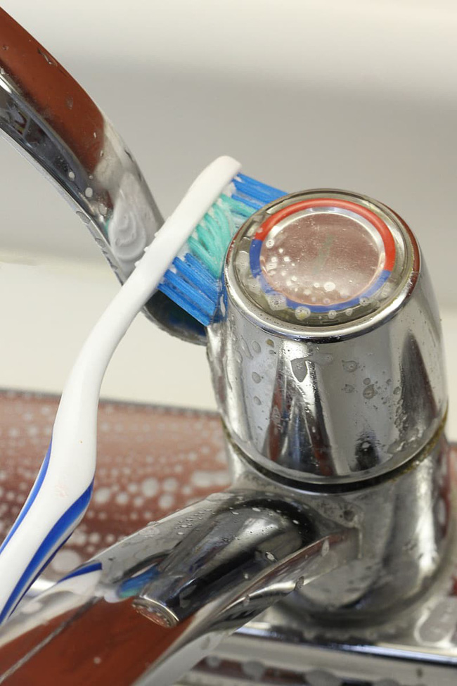 10 cách làm sạch sành sanh các vết bẩn cứng đầu trong mọi ngóc ngách