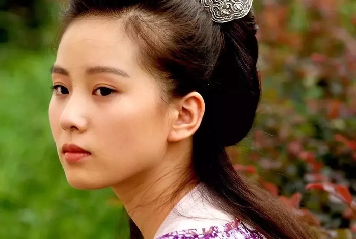 10 mỹ nhân đẹp như tiên trong phim kiếm hiệp của Kim Dung