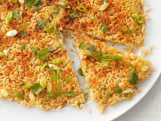 11 cách biến tấu món mì ăn liền ngon như cực phẩm