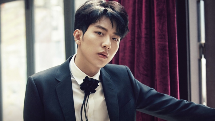 15 idol Kpop cắt tóc ngắn hay chuyển sang tóc dài đều xứng danh mỹ nam