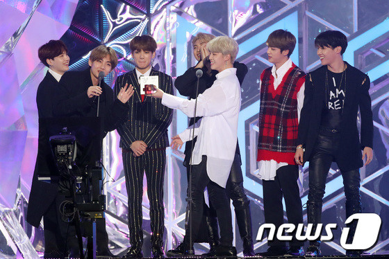 4 lí do nên ngừng chỉ trích Jimin (BTS) vì đã hát vỡ giọng ở MGA 2018