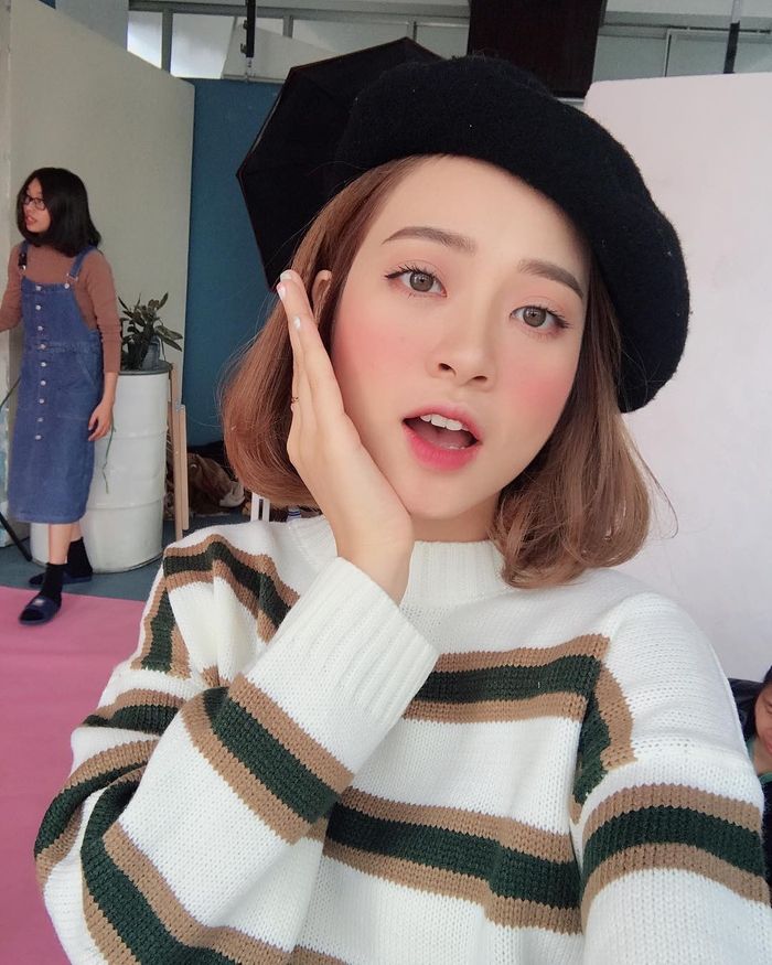 5 kiểu tóc phù hợp nhất khi diện áo len