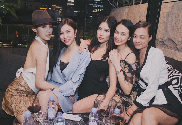 Những bà mẹ bỉm sữa cùng hội bạn thân hot nhất gây bão mạng xã hội