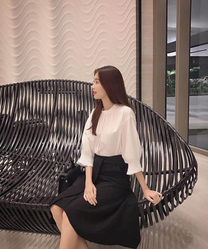 Kiểu váy áo khiến Đặng Thu Thảo mê mệt từ thời son rỗi đến khi làm mẹ