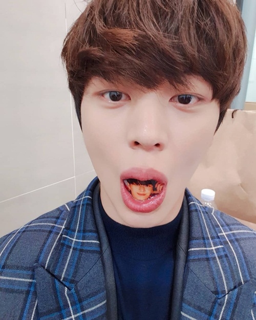 Ảnh hot sao Hàn: Hyun Ah hạnh phúc bên E'Dawn