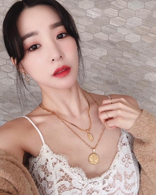 Ảnh hot sao Hàn: Hyun Ah hạnh phúc bên E'Dawn