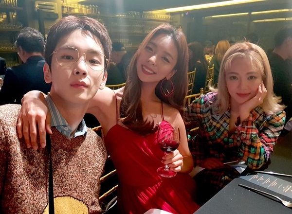 Ảnh hot sao Hàn: Hyun Ah hạnh phúc bên E'Dawn