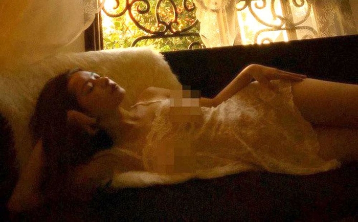 Ở tuổi 25, Chi Pu ngày càng sexy táo bạo đến mức quá đà thế này đây