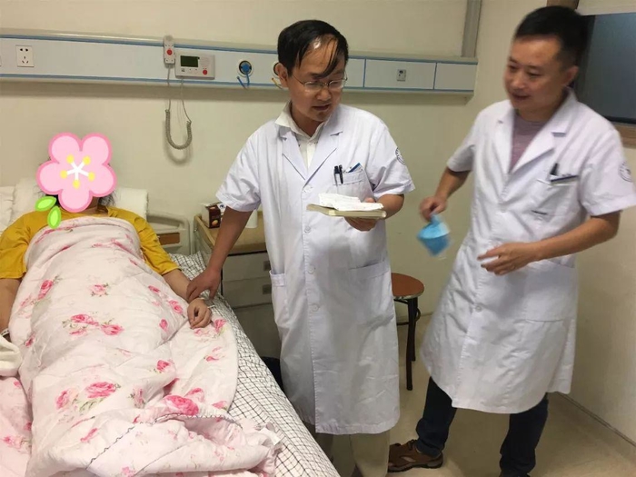 Chỉ vì căn bệnh khó nói, cô gái bốc mùi tanh như cá