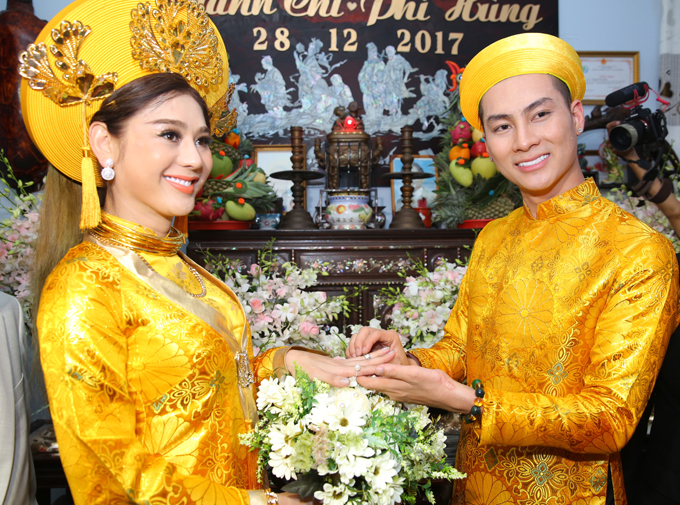 Loạt mỹ nhân Việt nhận được của hồi môn toàn vàng ròng, xế hộp bạc tỷ