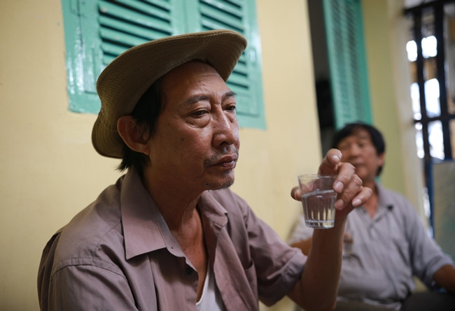 Sau anh hao quang: cuoc doi sao Viet khi ve gia khien khan gia khong khoi chanh long