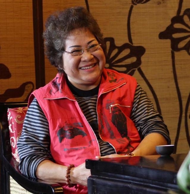 Sau anh hao quang: cuoc doi sao Viet khi ve gia khien khan gia khong khoi chanh long