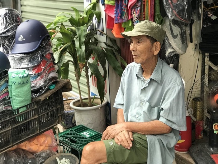 Sau anh hao quang: cuoc doi sao Viet khi ve gia khien khan gia khong khoi chanh long