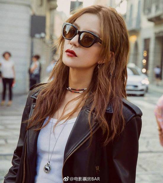 Dàn sao nữ Hoàn Châu Cách Cách vướng tai tiếng