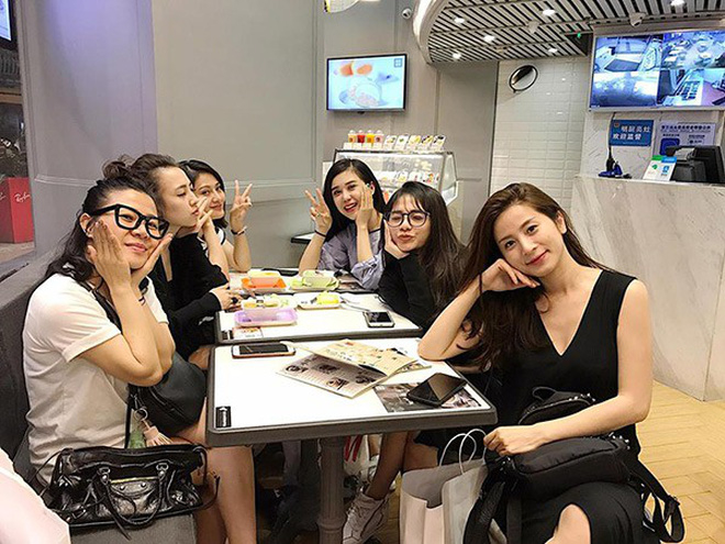 Những bà mẹ bỉm sữa cùng hội bạn thân hot nhất gây bão mạng xã hội