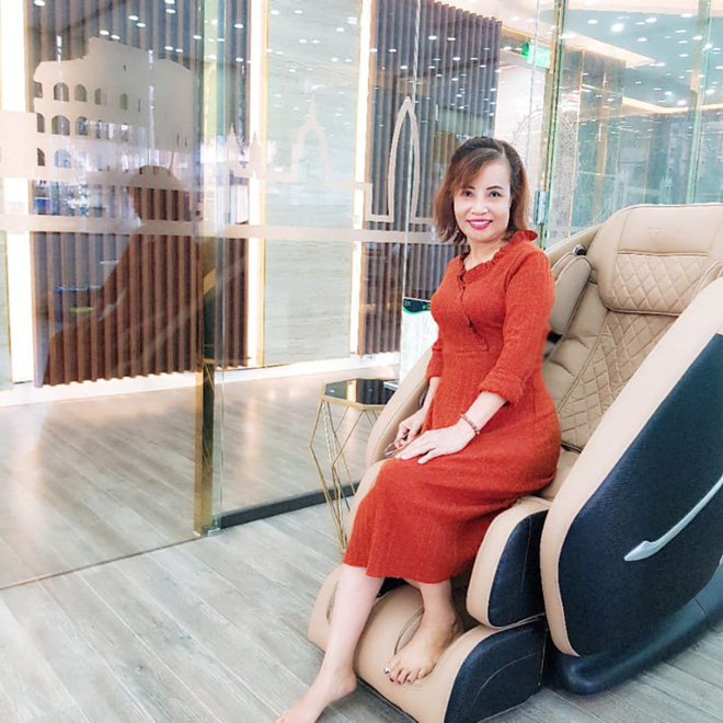 Để xứng đôi với chồng trẻ, cô dâu 62 tuổi tiếp tục chi hơn 200 triệu