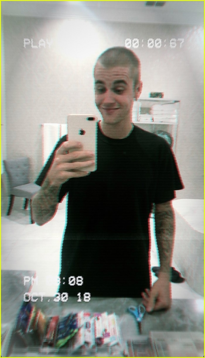 Justin Bieber bất ngờ cạo đầu khiến các fan vô cùng ngỡ ngàng