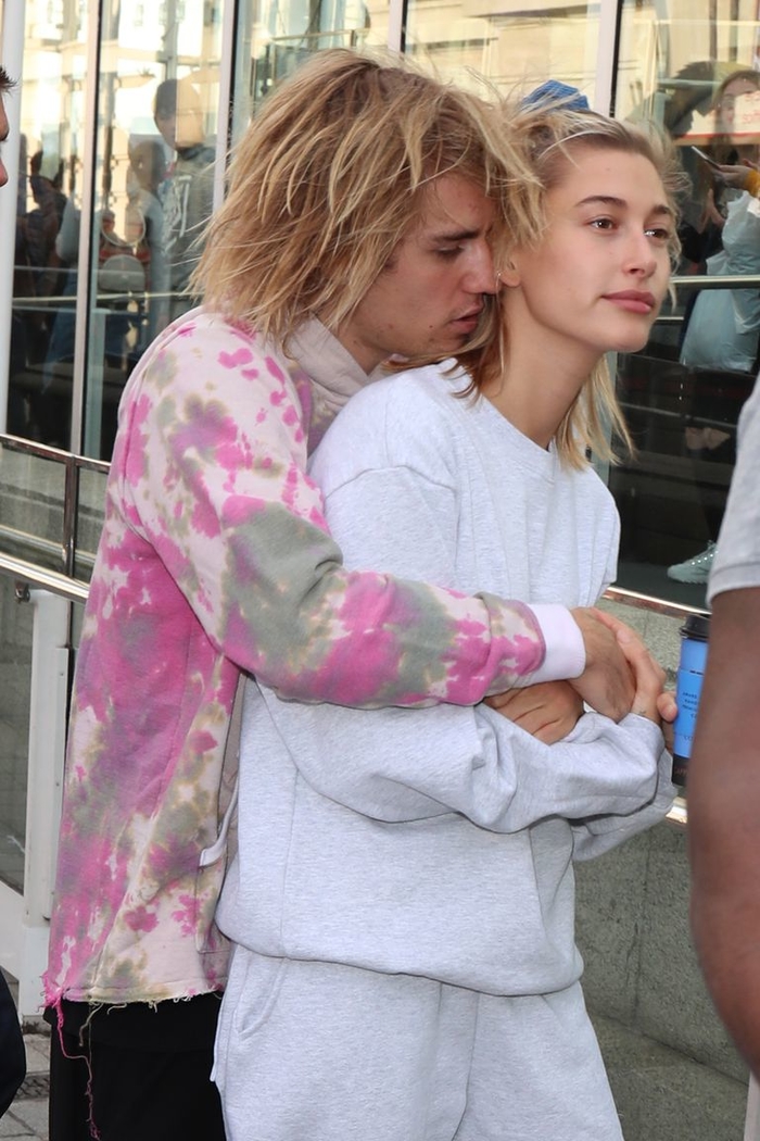 Justin Bieber bất ngờ cạo đầu khiến các fan vô cùng ngỡ ngàng