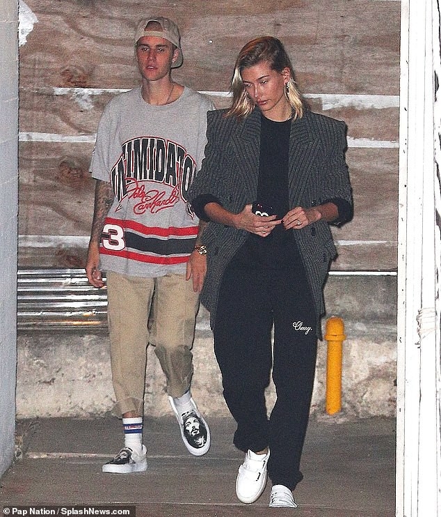 Justin Bieber lại bật khóc nức nở trong quán bar vì nhớ Selena Gomez