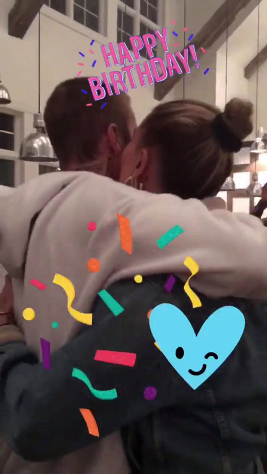 Justin Bieber viết tâm thư xác nhận đã là chồng của Hailey Baldwin