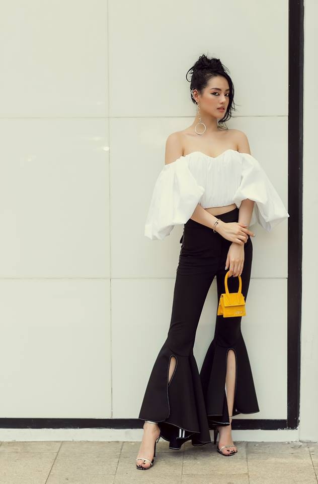 Chịu chơi như loạt mỹ nhân Việt, mua túi xách mini toàn giá trên trời