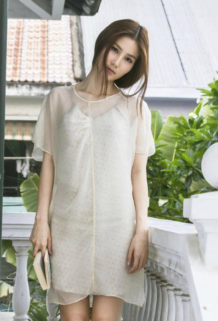 Lạ đời! Mỹ nhân Việt người mặc đồ trái, người diện cả độ ngủ ra phố